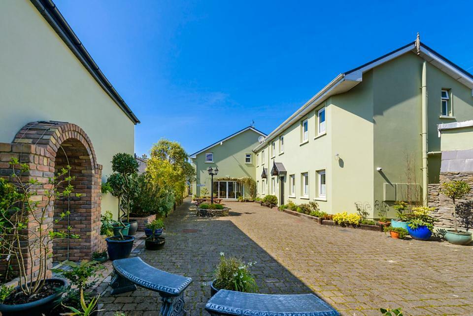Dingle Centre Townhouse An Capall Dubh Дингл Экстерьер фото